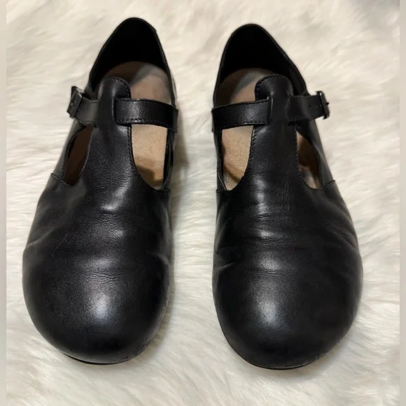 Birkenstock Women’s Tickel Mary Jane Leather T-Strap Shoe - Picture 3 of 13